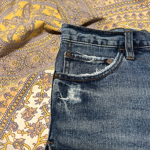 Free People Button Front Denim Cutoff Boyfriend Shorts Size 26 - Picture 5 of 9
